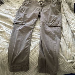 Duers live free adventure pant. Lots of stretch. Truly comfortable! Length 30”
